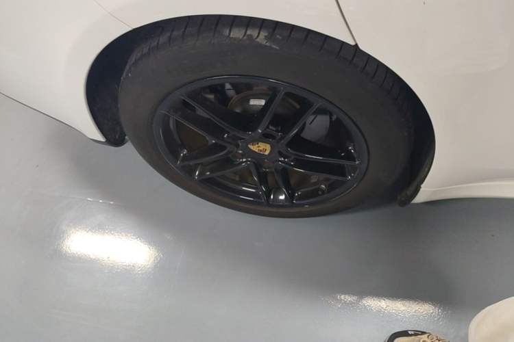 Used Porsche Panamera 2016 Panamera Edition 3.0T Right Rear Wheel Hub