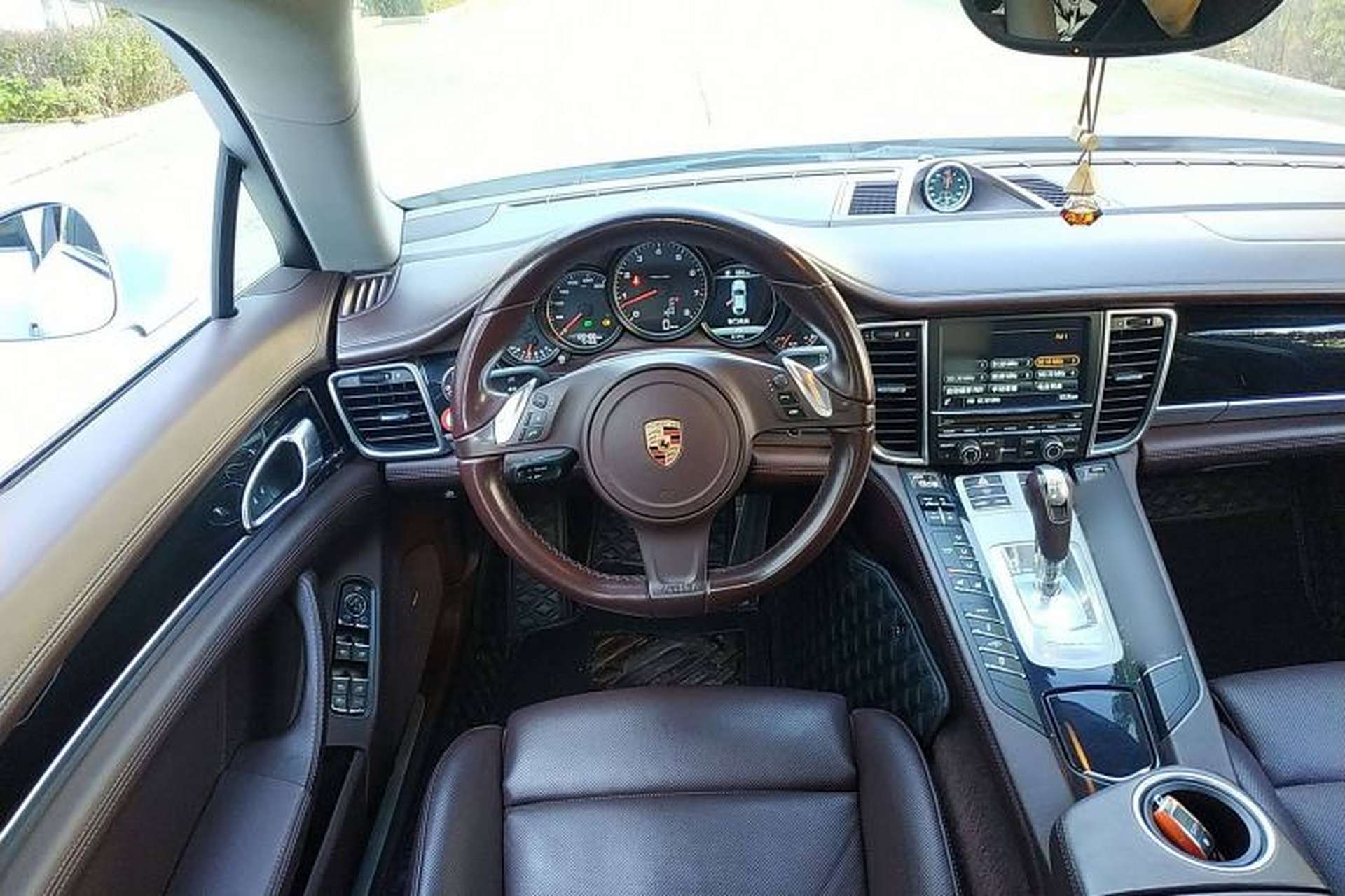 Used Porsche Panamera 2016 Panamera 4 Edition 3.0T Steering Wheel