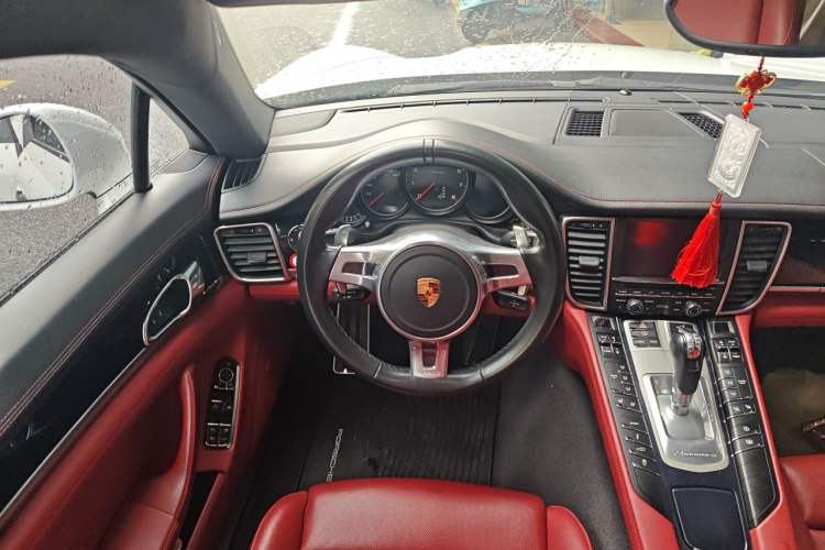 Used Porsche Panamera 2016 Panamera Edition 3.0T Steering Wheel