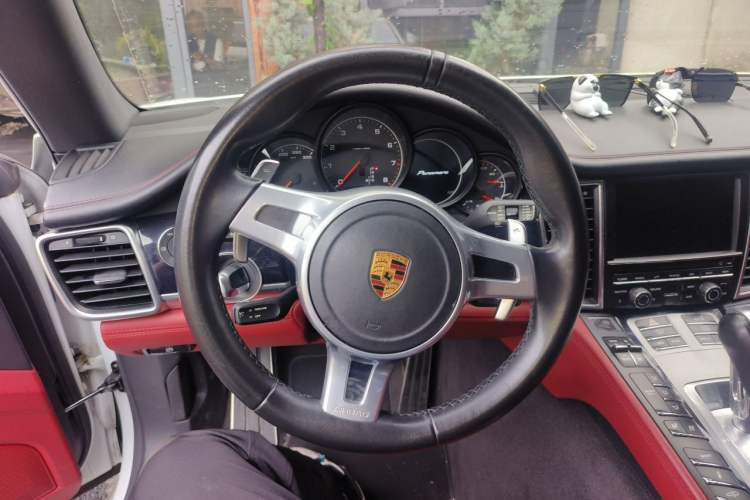 Used Porsche Panamera 2016 Panamera Executive Edition 3.0T Steering Wheel