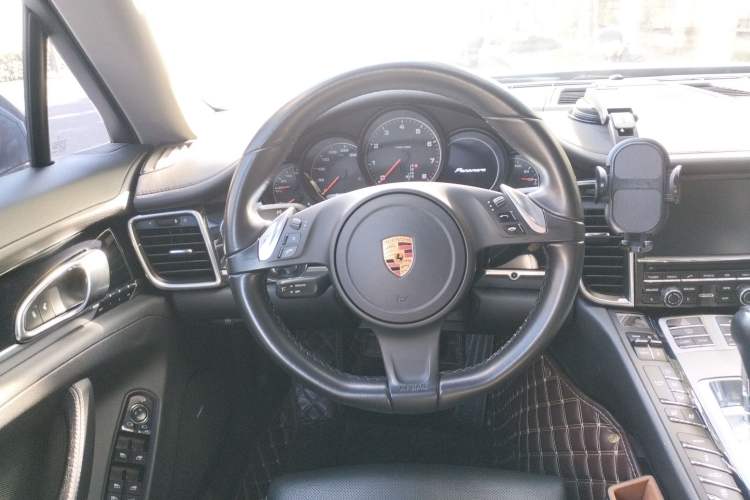 Used Porsche Panamera 2016 Panamera Edition 3.0T Steering Wheel