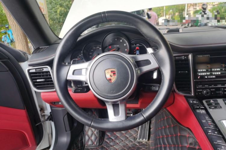 Used Porsche Panamera  Steering Wheel