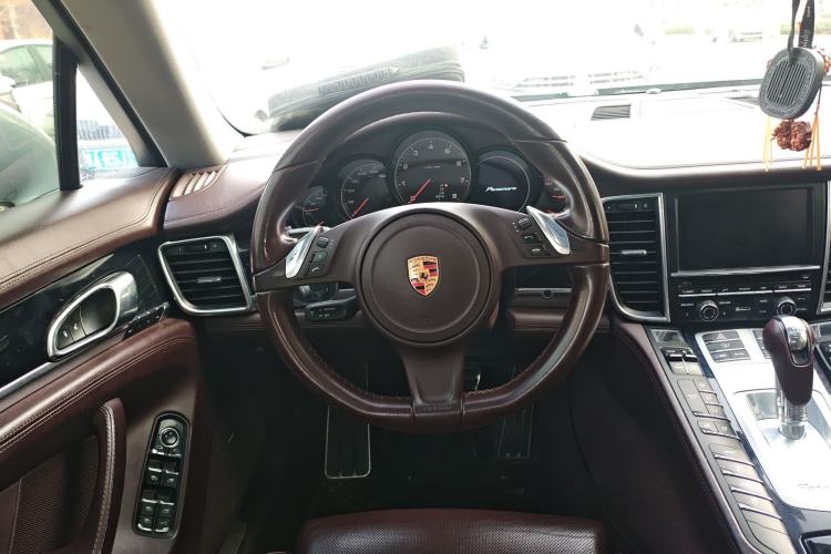 Used Porsche Panamera 2016 Panamera Edition 3.0T Steering Wheel