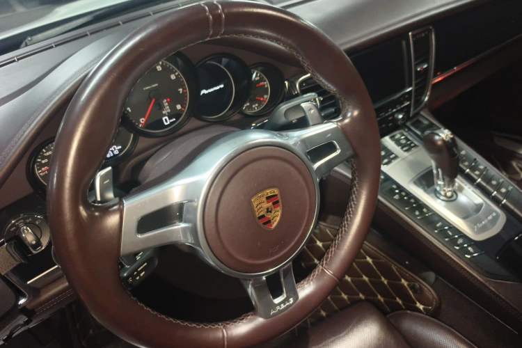 Used Porsche Panamera 2016 Panamera Executive Edition 3.0T Steering Wheel