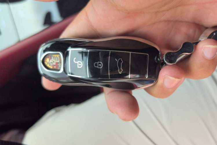Used Porsche Panamera 2016 Panamera Executive Edition 3.0T Vehicle Key
