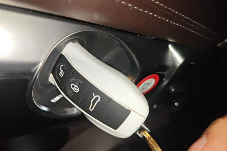 Used Porsche Panamera 2016 Panamera Edition 3.0T Vehicle Key