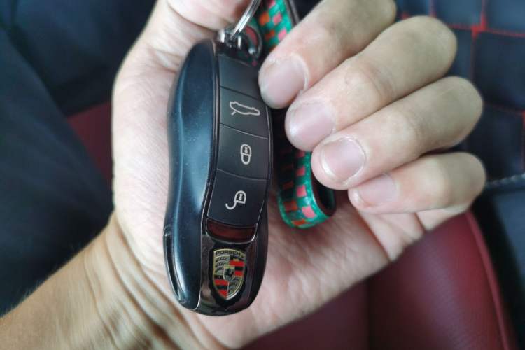 Used Porsche Panamera  Vehicle Key