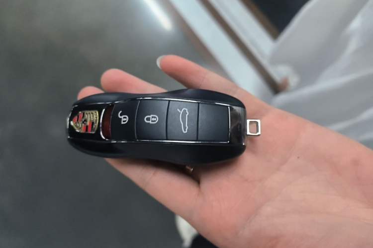 Used Porsche Panamera 2016 Panamera Executive Edition 3.0T Vehicle Key