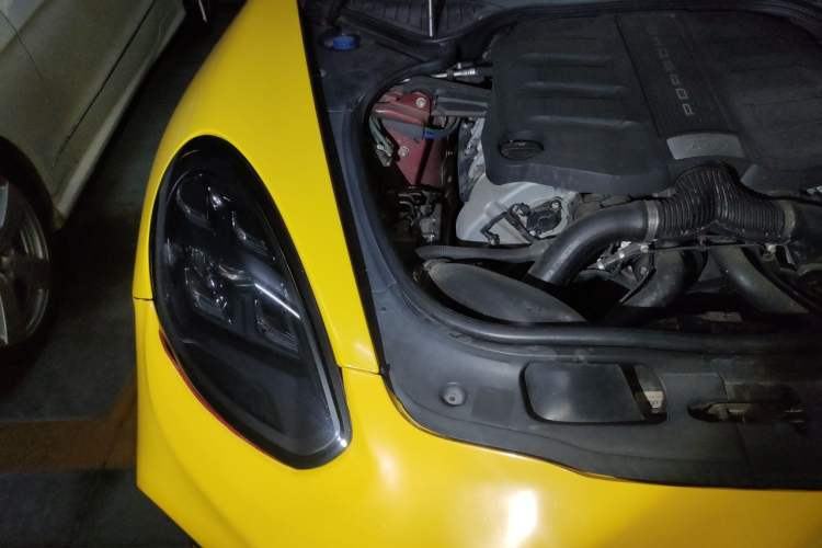 Used Porsche Panamera 2016 Panamera Edition 3.0T Engine Bay Right