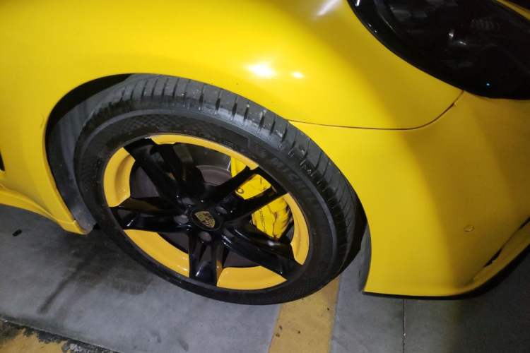 Used Porsche Panamera 2016 Panamera Edition 3.0T Right Front Wheel Hub