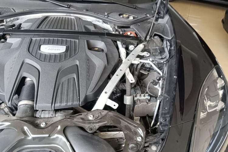 Used Porsche Panamera 2017 Panamera 3.0T Engine Bay Left