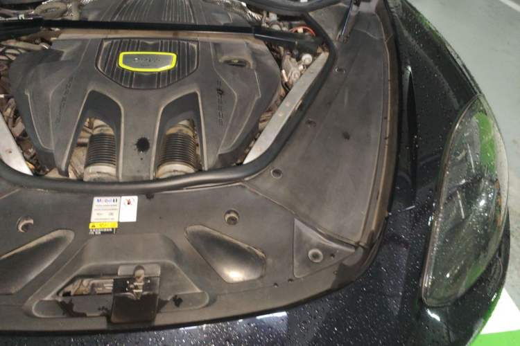 Used Porsche Panamera 2017 Panamera 4 E-Hybrid Executive Long Wheelbase 2.9T Engine Bay Left