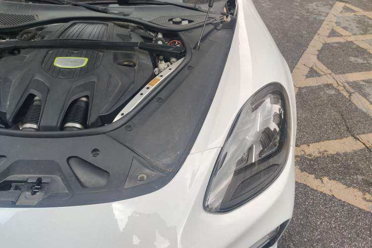 Used Porsche Panamera 2017 Panamera 4 E-Hybrid Executive Long Wheelbase 2.9T Engine Bay Left
