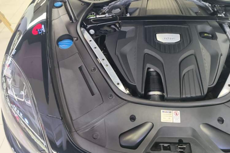 Used Porsche Panamera 2017 Panamera 3.0T Engine Bay Right