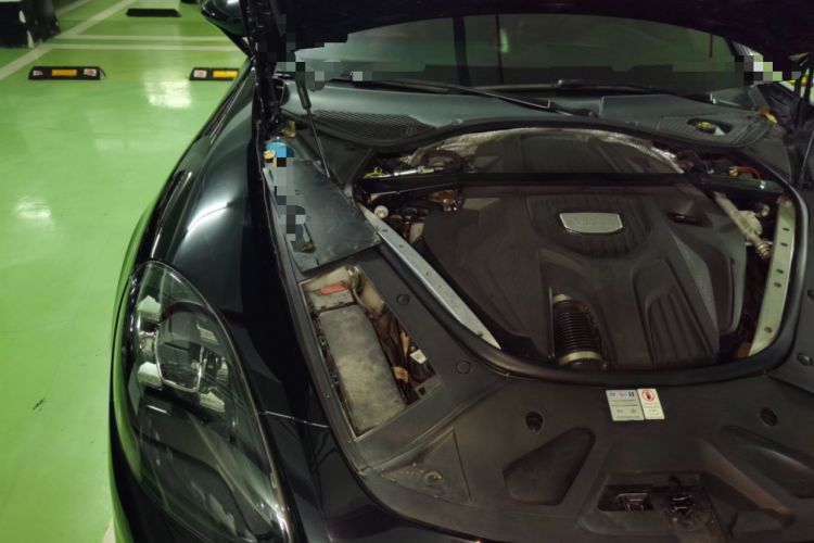 Used Porsche Panamera 2017 Panamera 3.0T Engine Bay Right