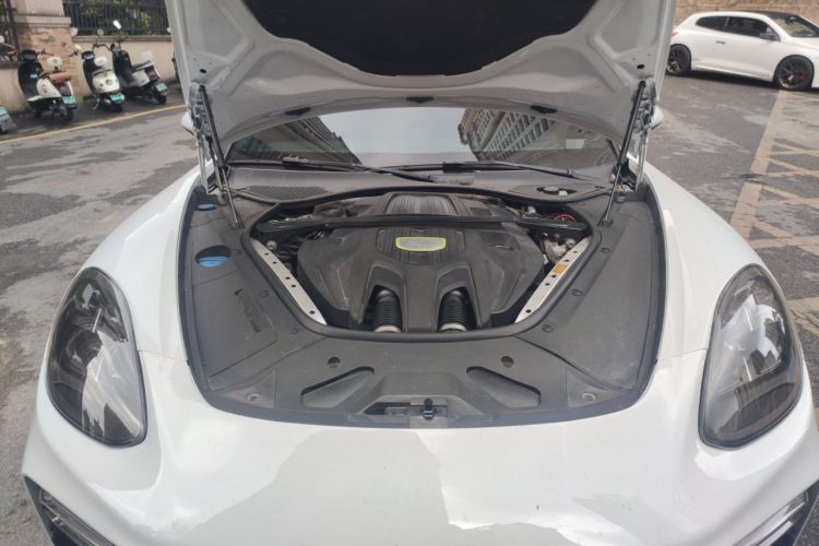 Used Porsche Panamera 2017 Panamera 4 E-Hybrid Executive Long Wheelbase 2.9T Engine Bay