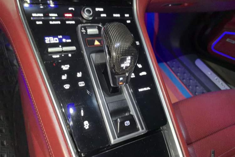 Used Porsche Panamera 2017 Panamera 4 E-Hybrid Executive Long Wheelbase 2.9T Gear Lever