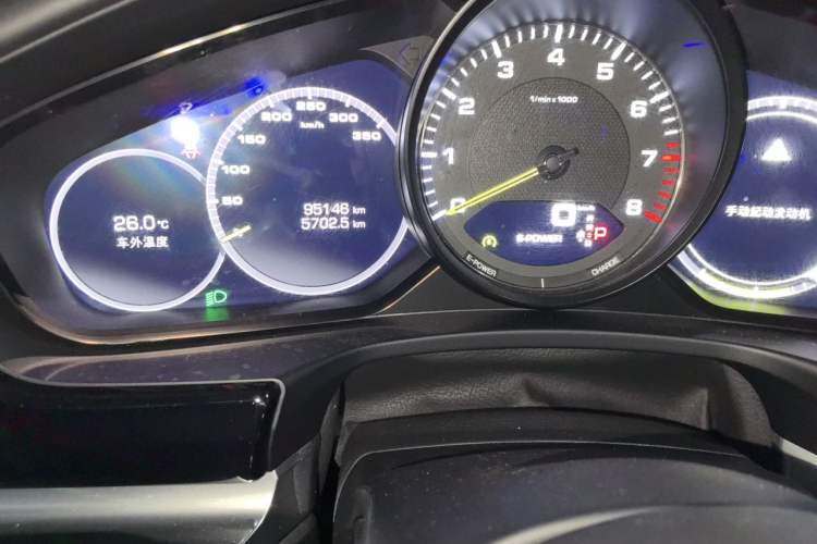 Used Porsche Panamera 2017 Panamera 4 E-Hybrid Executive Long Wheelbase 2.9T Odometer Close Up