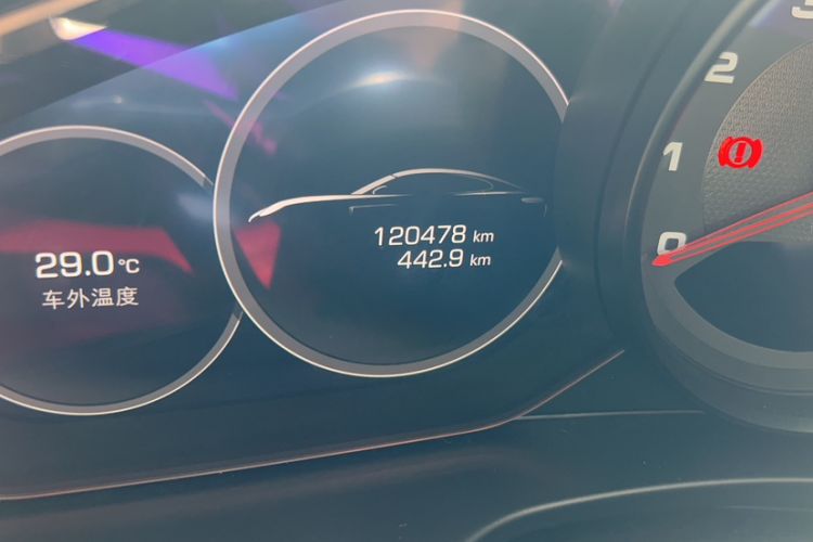 Used Porsche Panamera 2017 Panamera 3.0T Odometer Close Up
