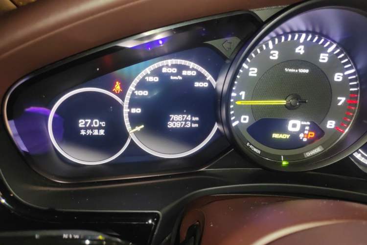 Used Porsche Panamera 2017 Panamera 4 E-Hybrid Executive Long Wheelbase 2.9T Odometer Close Up