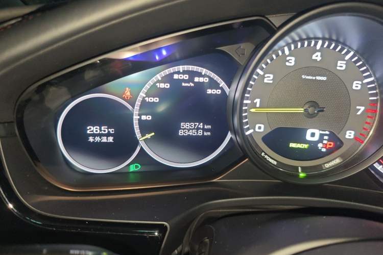 Used Porsche Panamera 2017 Panamera 4 E-Hybrid Executive Long Wheelbase 2.9T Odometer Close Up