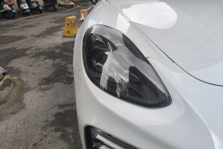 Used Porsche Panamera 2017 Panamera 4 E-Hybrid Executive Long Wheelbase 2.9T Right Front Headlight