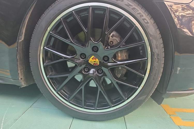 Used Porsche Panamera 2017 Panamera 3.0T Right Front Wheel Hub