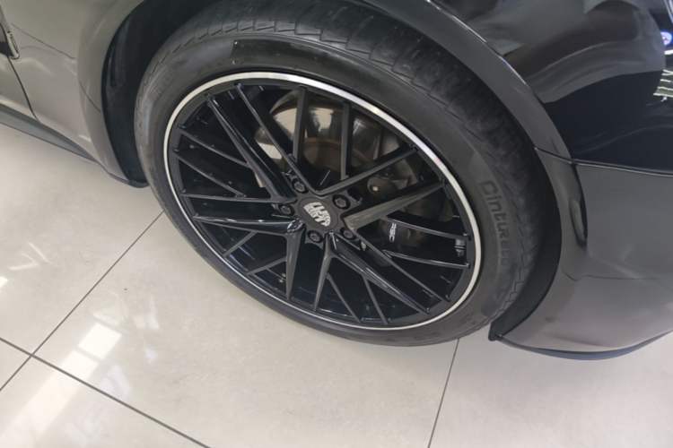 Used Porsche Panamera 2017 Panamera 3.0T Right Front Wheel Hub