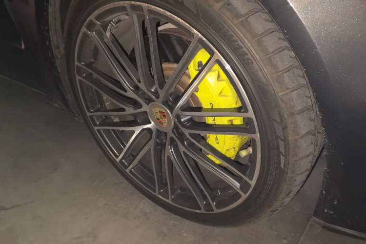 Used Porsche Panamera 2017 Panamera 4 E-Hybrid Executive Long Wheelbase 2.9T Right Front Wheel Hub