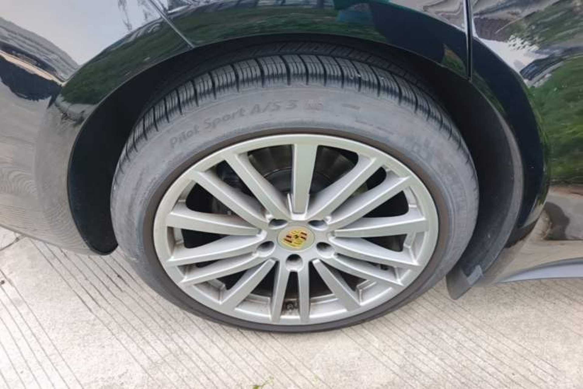 Used Porsche Panamera 2017 Panamera 3.0T Right Rear Wheel Hub