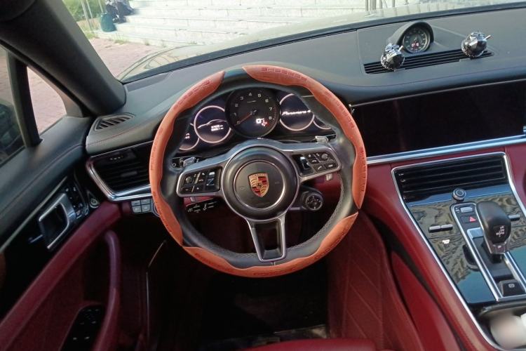 Used Porsche Panamera 2017 Panamera 4 Executive Long Wheelbase 3.0T Steering Wheel