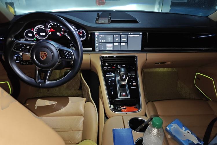 Used Porsche Panamera 2017 Panamera Executive Long Wheelbase 3.0T Center Console