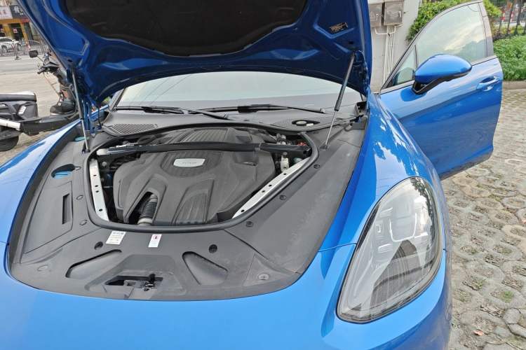 Used Porsche Panamera 2017 Panamera 3.0T Engine Bay Left