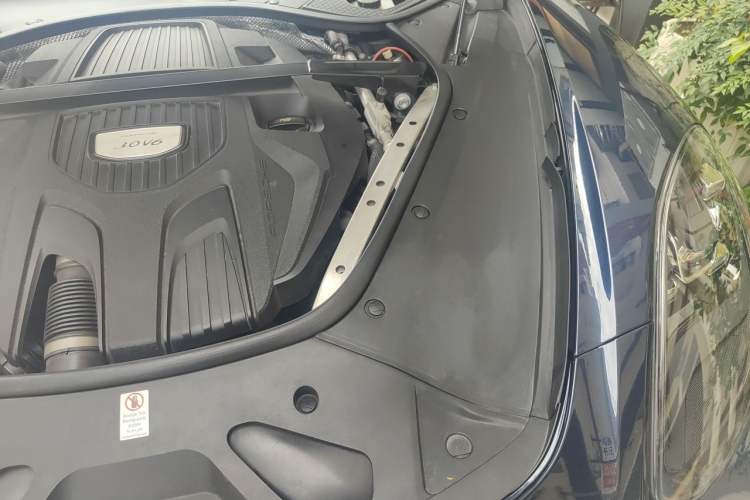 Used Porsche Panamera 2017 Panamera Executive Long Wheelbase 3.0T Engine Bay Left