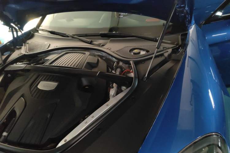 Used Porsche Panamera 2017 Panamera 3.0T Engine Bay Left