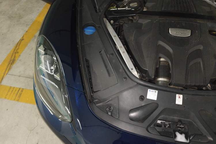 Used Porsche Panamera 2017 Panamera 3.0T Engine Bay Right