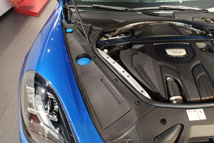 Used Porsche Panamera 2017 Panamera 3.0T Engine Bay Right