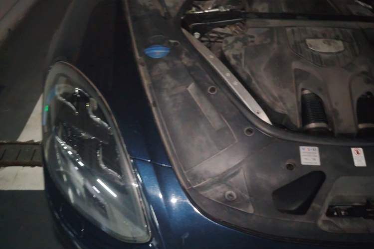 Used Porsche Panamera 2017 Panamera 4S 2.9T Engine Bay Right