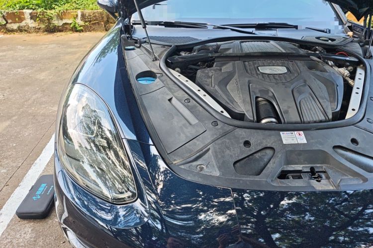 Used Porsche Panamera 2017 Panamera Executive Long Wheelbase 3.0T Engine Bay Right