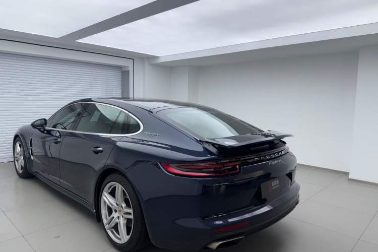 Used Porsche Panamera 2017 Panamera 4 Executive Long Wheelbase 3.0T Exterior 3