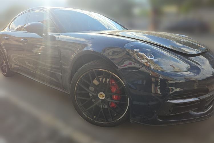 Used Porsche Panamera 2017 Panamera 3.0T Front Right 45 Deg