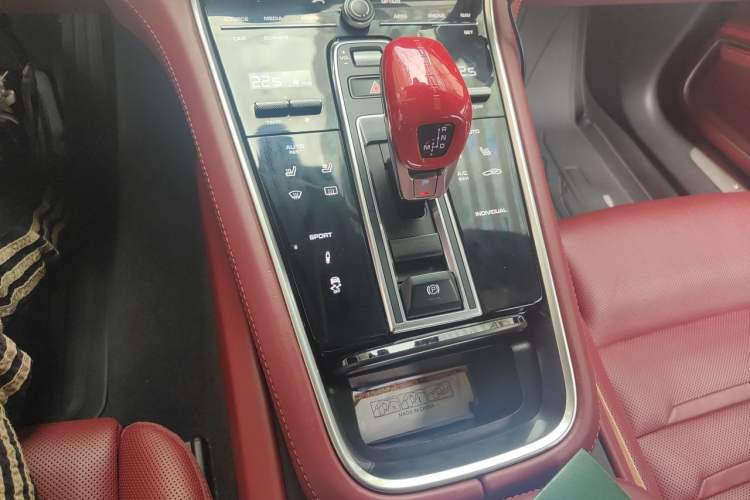 Used Porsche Panamera 2017 Panamera Executive Long Wheelbase 3.0T Gear Lever