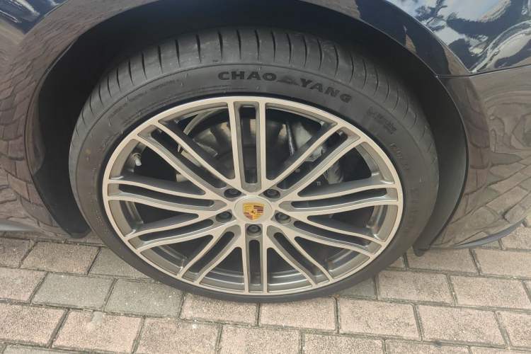Used Porsche Panamera 2017 Panamera Executive Long Wheelbase 3.0T Right Front Wheel Hub