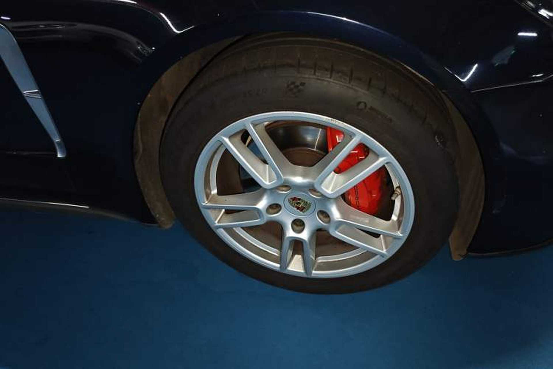 Used Porsche Panamera 2017 Panamera Executive Long Wheelbase 3.0T Right Front Wheel Hub