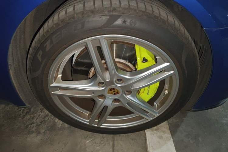 Used Porsche Panamera 2017 Panamera 4 E-Hybrid Executive Long Wheelbase 2.9T Right Front Wheel Hub