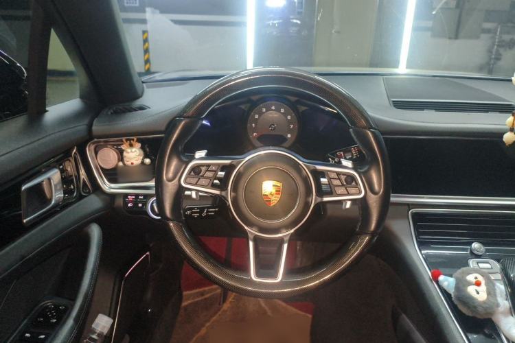 Used Porsche Panamera 2017 Panamera 4 Executive Long Wheelbase 3.0T Steering Wheel