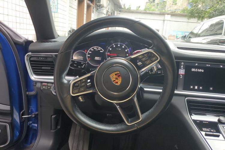 Used Porsche Panamera 2017 Panamera 3.0T Steering Wheel
