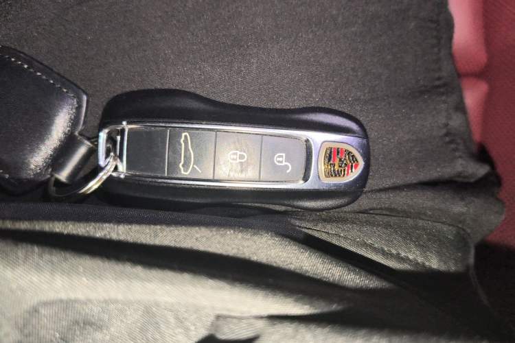 Used Porsche Panamera 2017 Panamera Executive Long Wheelbase 3.0T Vehicle Key