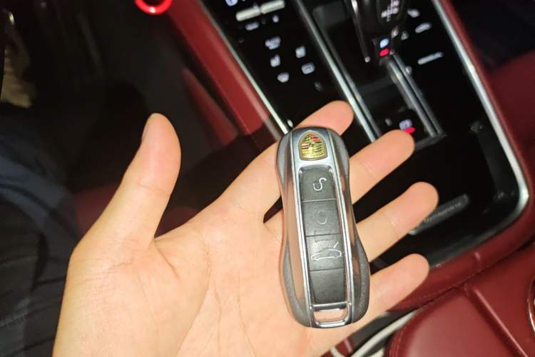 Used Porsche Panamera 2017 Panamera 4 E-Hybrid Executive Long Wheelbase 2.9T Vehicle Key