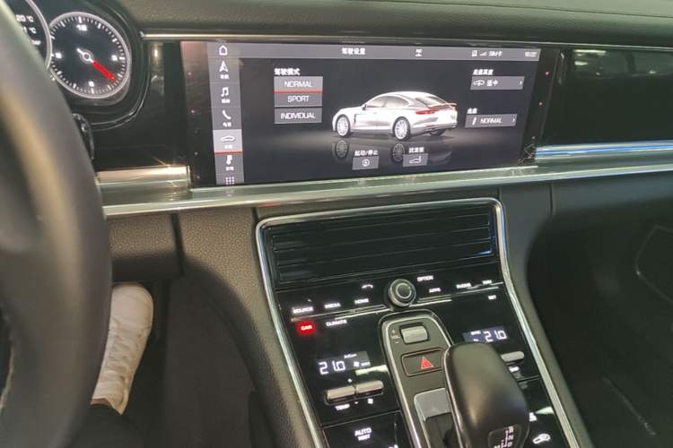 Used Porsche Panamera 2017 Panamera 3.0T Audio And AC Panel